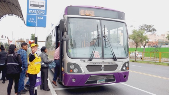 Mais de 40 mil usuários são transportados por dia com o novo Serviço 404 do Corredor Roxo, em Lima