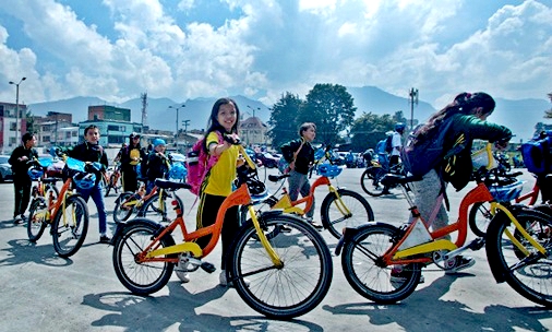 En Bogotá, se amplía la estrategia ‘Al Colegio en Bici’.