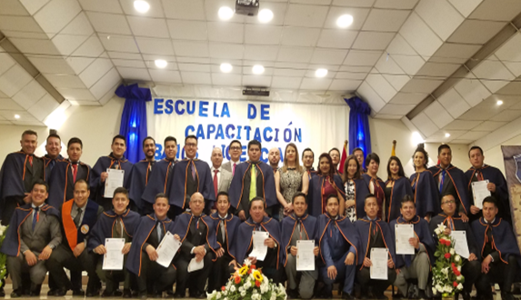 Conductores tranviarios de Cuenca, en Ecuador, reciben licencia tipo E. El proceso de formación  inició el 1 de julio del presente año