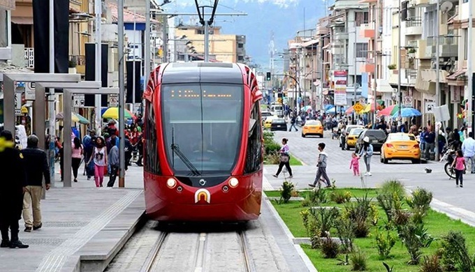 Tranvía de Cuenca, Ecuador, opera todos los días, de forma gratuita, preparando los ciudadanos para el uso regular del sistema