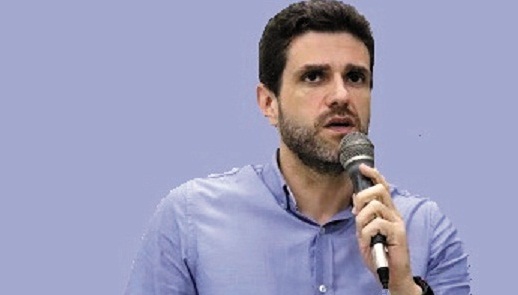 O secretario Fábio Damasceno descreve as ações para proteger o transporte público na área metropolitana da Grande Vitória, Espírito Santo, Brasil, durante a pandemia