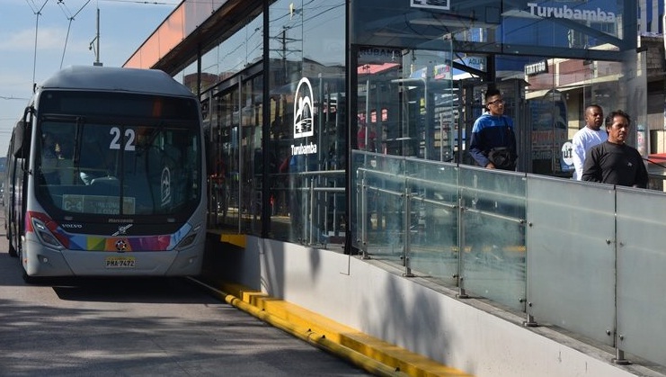 Los trolebuses circulan nuevamente en el centro de Quito y el metro reanuda las pruebas de los trenes