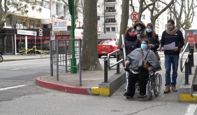 Plan Laboral ABC, de Montevideo, incluye acciones para identificar la situación de accesibilidad en las paradas de autobús y en las aceras