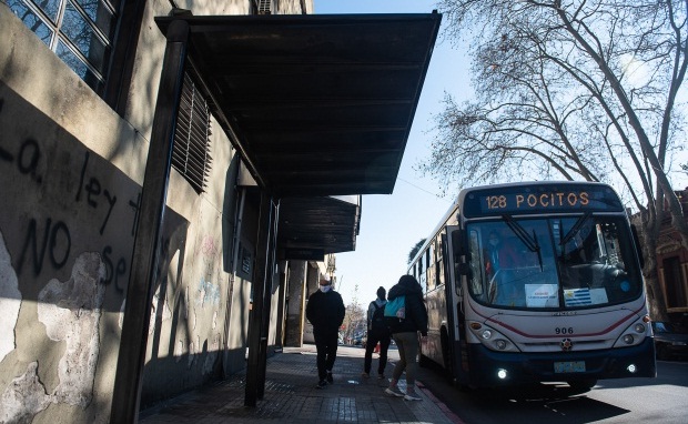 Intendencia de Montevideo implantó segunda fase de cambios en el transporte colectivo por autobuses para atender barrios en que las frecuencias eran muy bajas o en que el transporte no llegaba