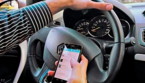En Chile, nueva ley amplia sanciones contra el uso de dispositivos de telefonía móvil o artefactos electrónicos o digitales durante la conducción de un vehículo