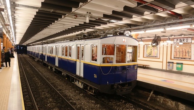 Por ocasião da ‘Noite dos Museus’, Buenos Aires retoma o passeio histórico no metrô, com os carros ‘La Brugeoise’, declarados patrimônio cultural da cidade
