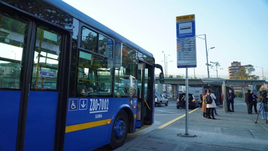Bogotá registra crescimento no número de casos de furto de sinalização vertical que acompanha os pontos de ônibus zonais do Sistema Integrado de Transporte Público (SITP)