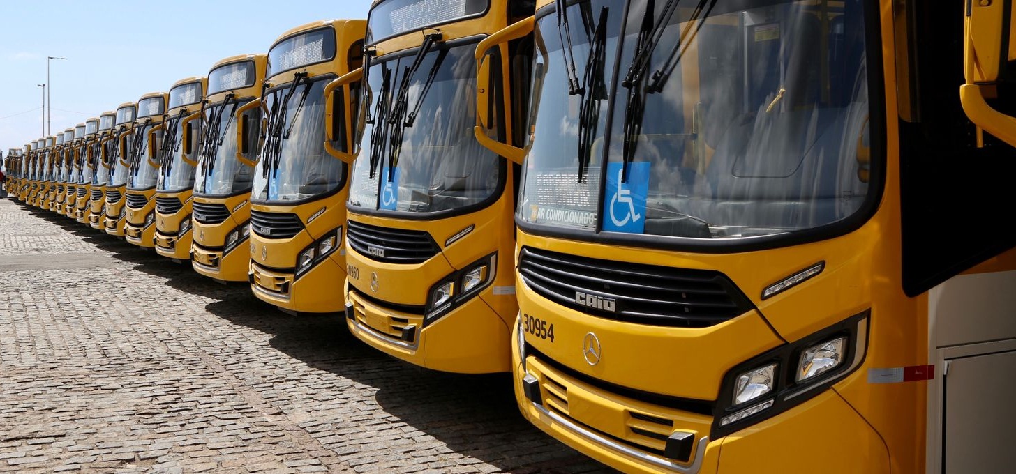 Cuarenta autobuses con aire acondicionado a Salvador