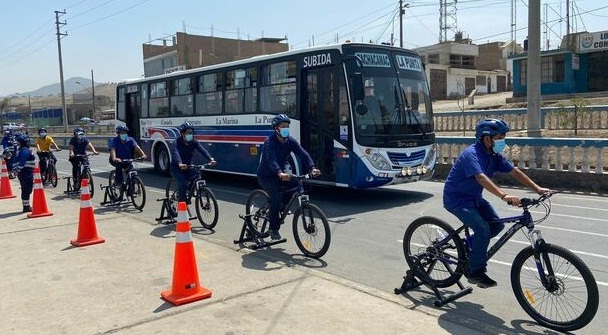 Jornadas de sensibilização promovidas pela Autoridade de Transporte Urbano de Lima e Callao (ATU) fomentam o respeito entre motoristas, ciclistas e transeuntes