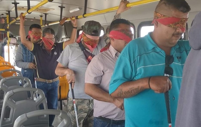 ¿Por qué en Jalisco se entrena a los conductores de autobuses con los ojos vendados?