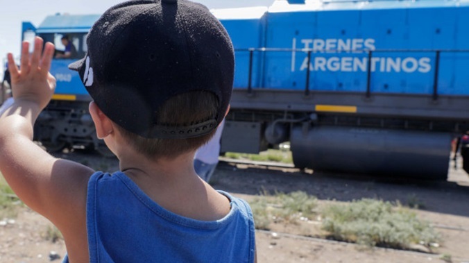 Luego de tres décadas, gobierno argentino restablece tren entre Buenos Aires y Mendoza