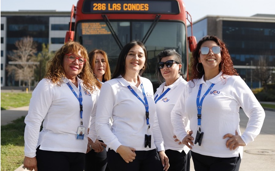 Instalado el primer recorrido en Chile con mayoría de mujeres conduciendo los buses